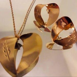 14K Gold Heart Pendant & Earrings Set